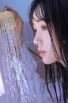 花蒂被吸得异常肿大